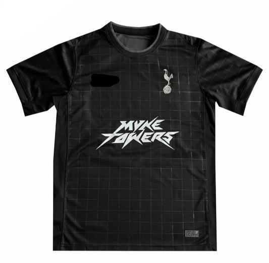 Camiseta Tottenham x Myke Towers